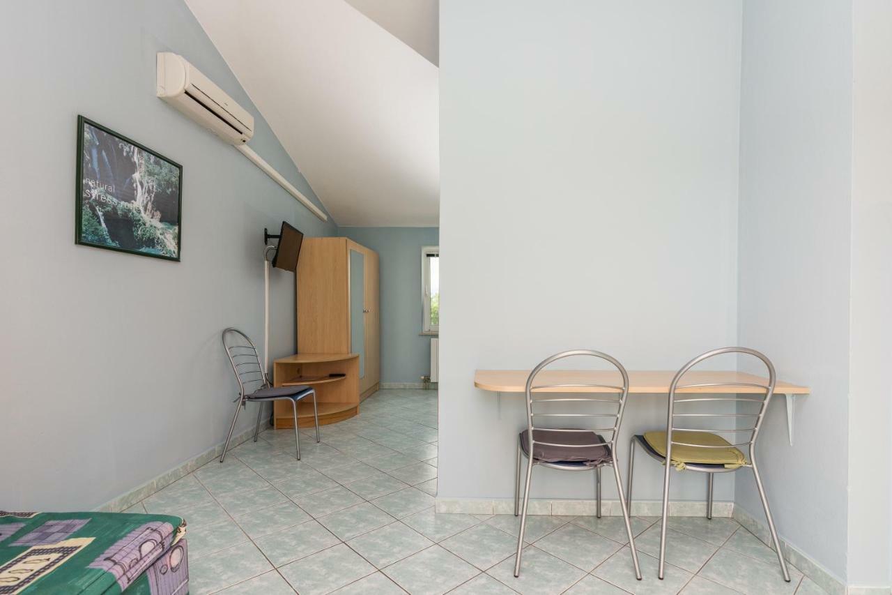 Apartmani Albi Zaton  Exteriör bild