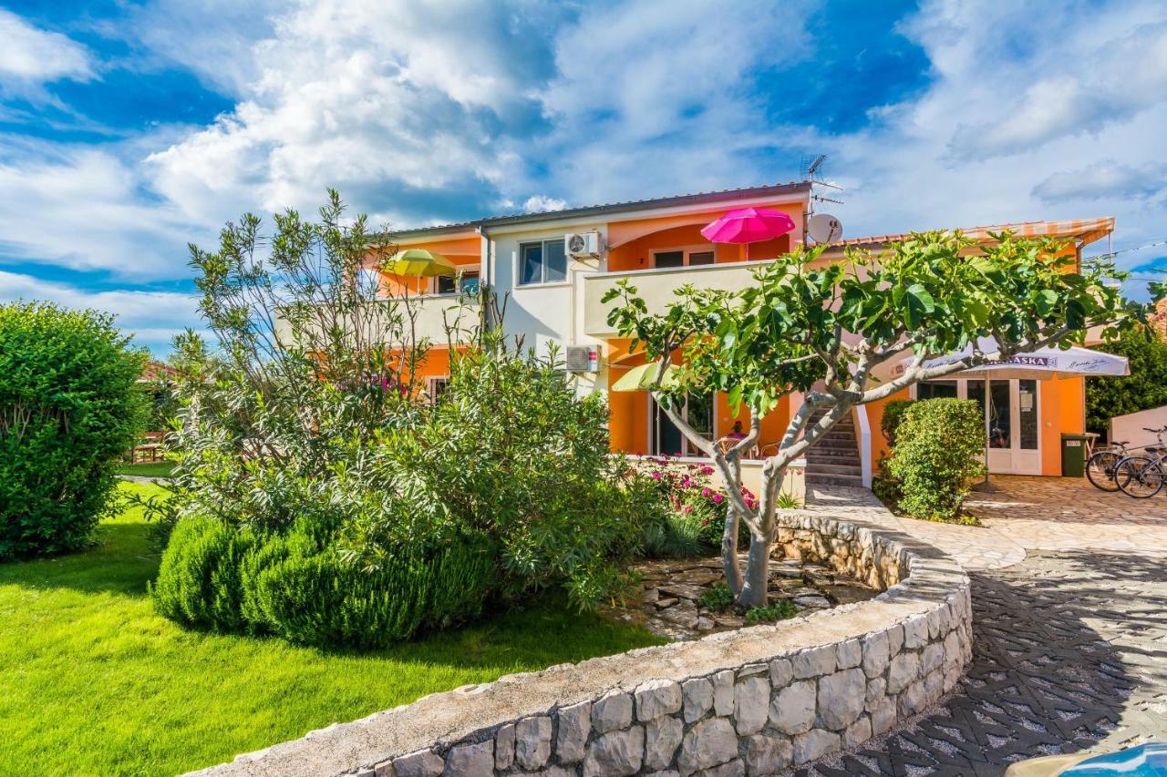 Apartmani Albi Zaton  Exteriör bild